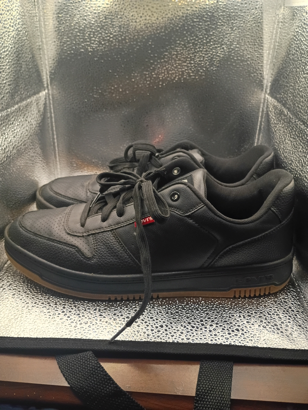 Levi's Men's Black Leather Low-Top Sneakers-very Good